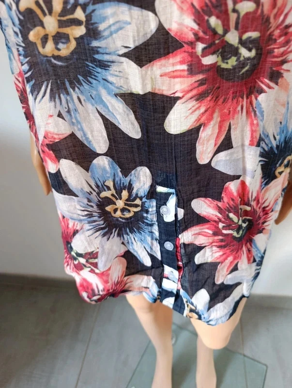 blusa túnica Molly Bracken con flores sin mangas – Talla M – Azul marino multicolor – photo 7